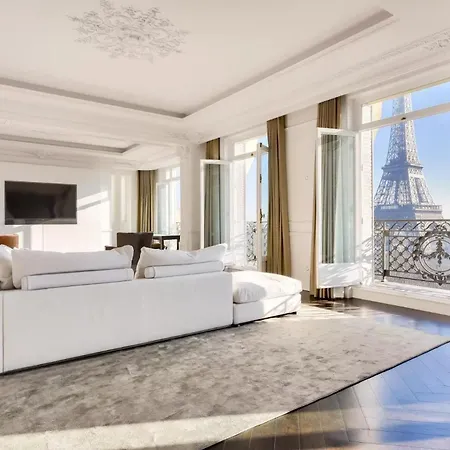 3br Eiffel View Apartment